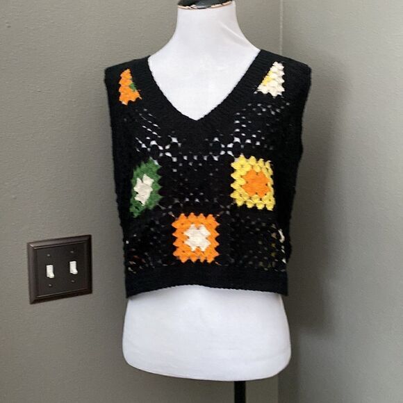 NWT Rebellion Open Crocheted Vest Black Grannycore Crop Top - Picture 3 of 10